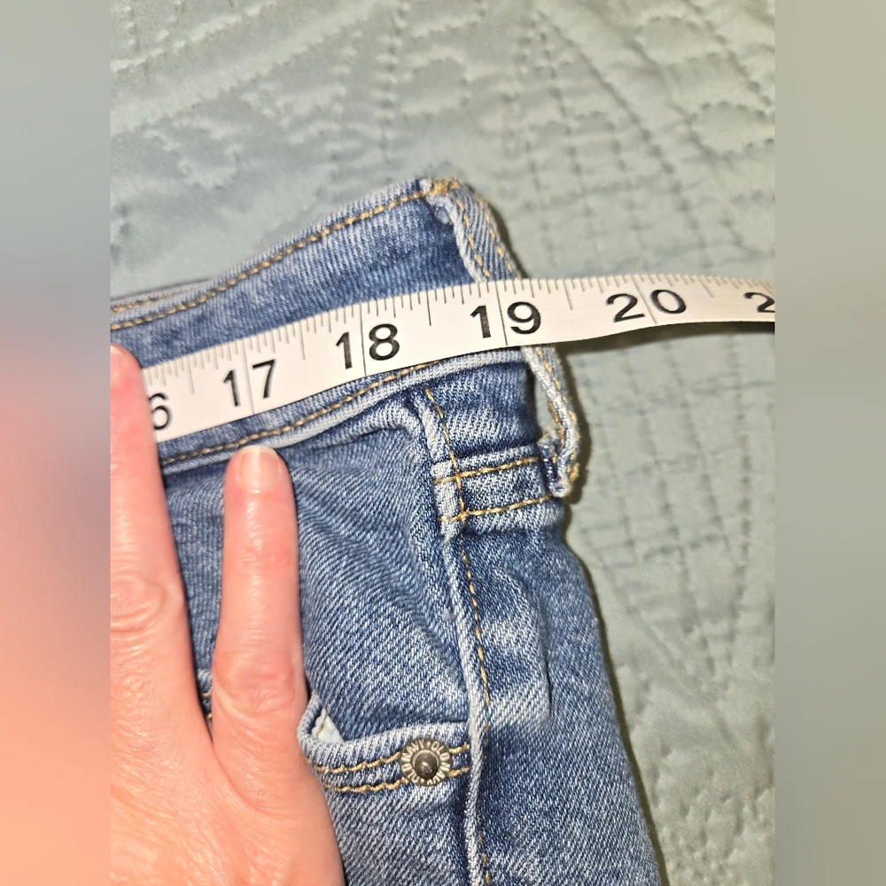 Old Navy Women's sz 18  Mid-Rise Rockstar Super Skinny Jeans